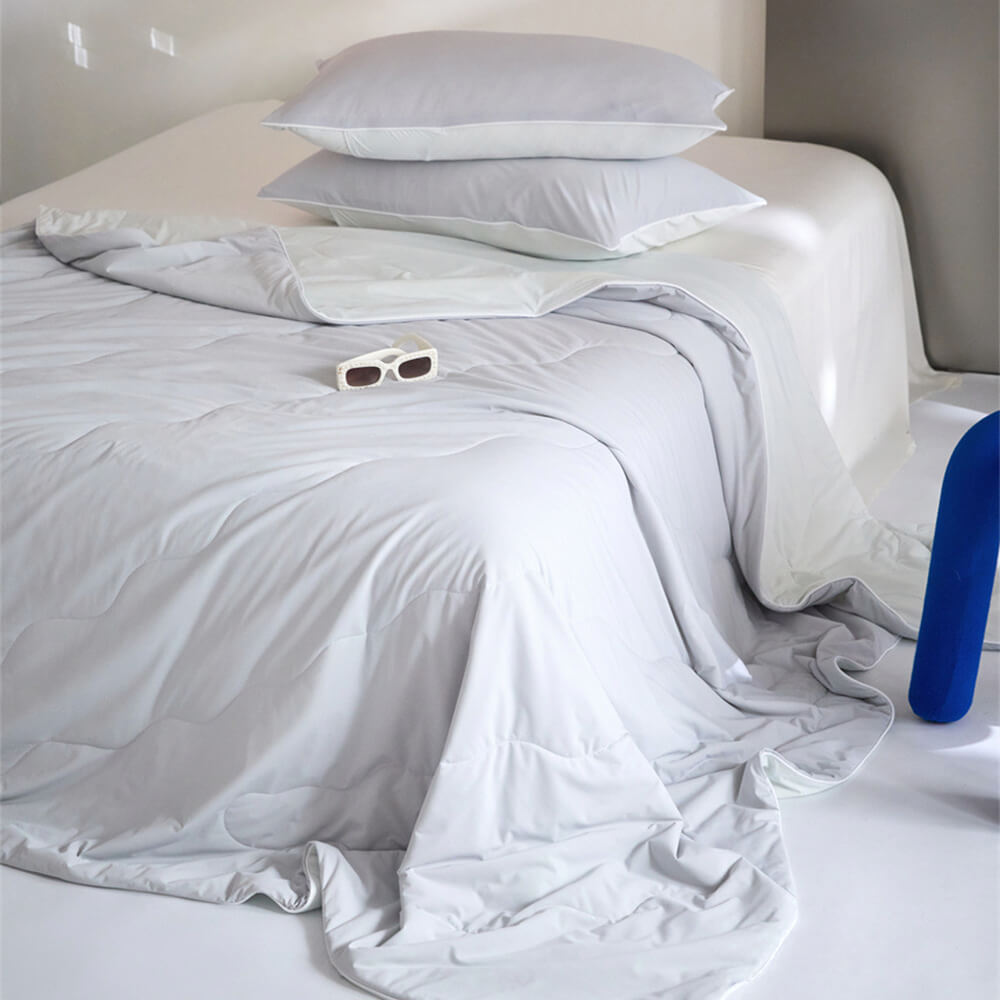 Lightweight Wavy Pattern Summer Cooling Blanket