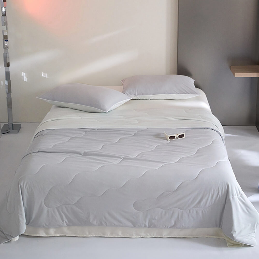 Lightweight Wavy Pattern Summer Cooling Blanket