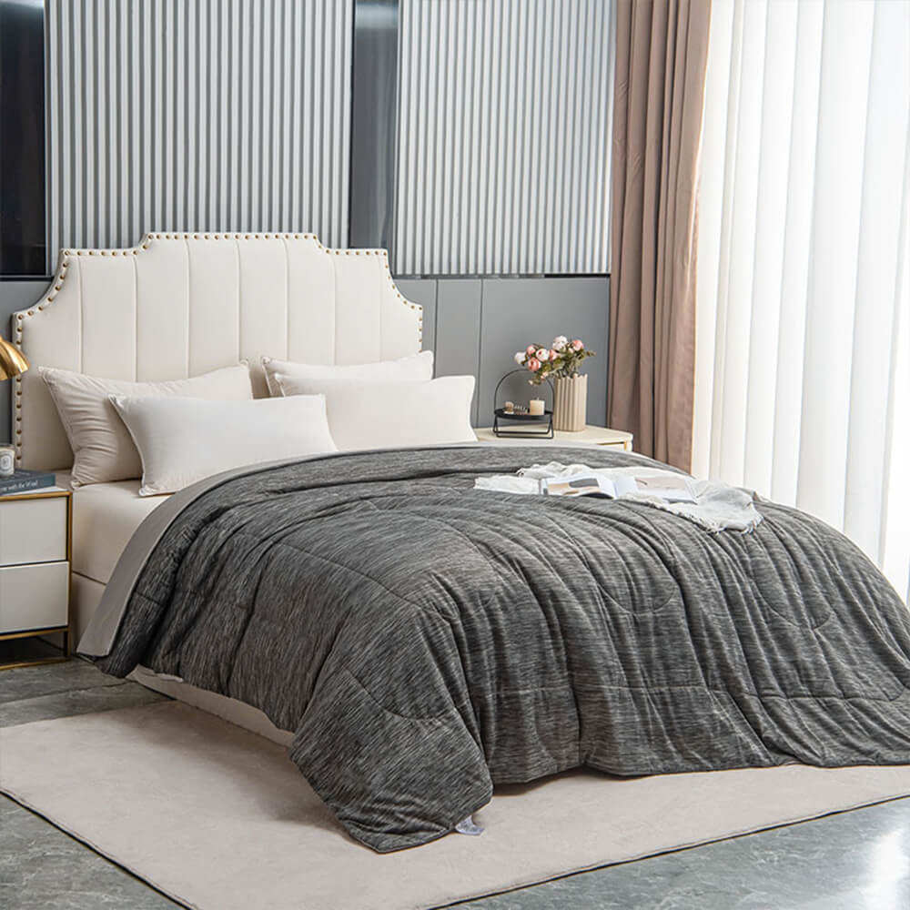Skin-Friendly Breathable Lightweight Cooling Comforter for Hot Sleepers